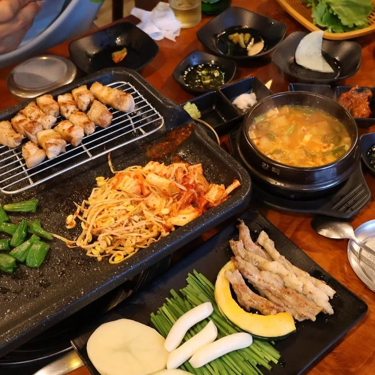 韓國首爾發山站烤肉推薦｜超半食堂發山店三層肉＋牛腸半半實測不踩雷