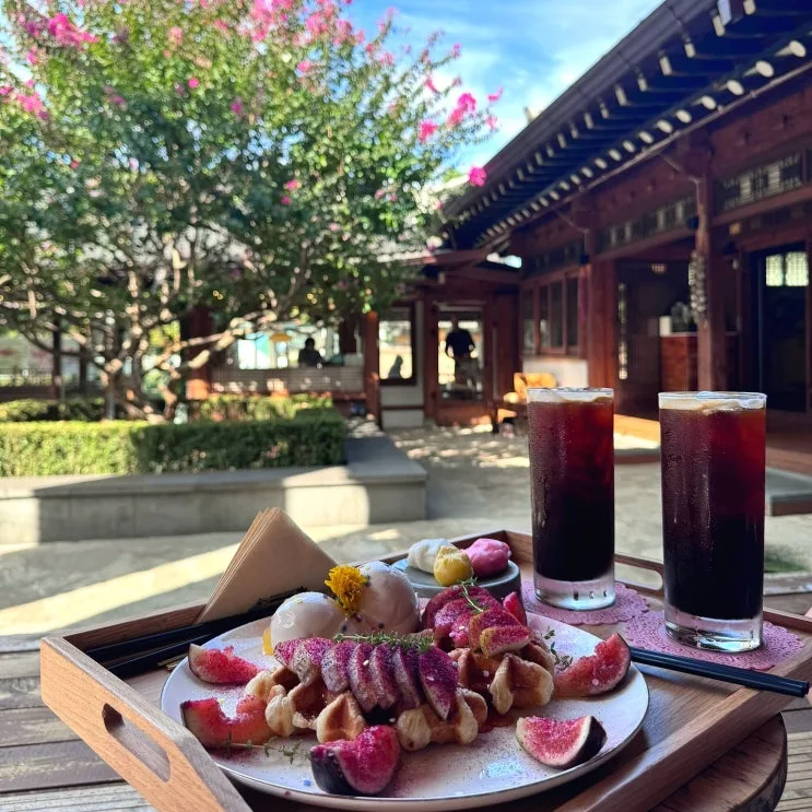 Cafe Ireuri Review: Cozy Coffee & Croffles, Jeonju Hanok Village