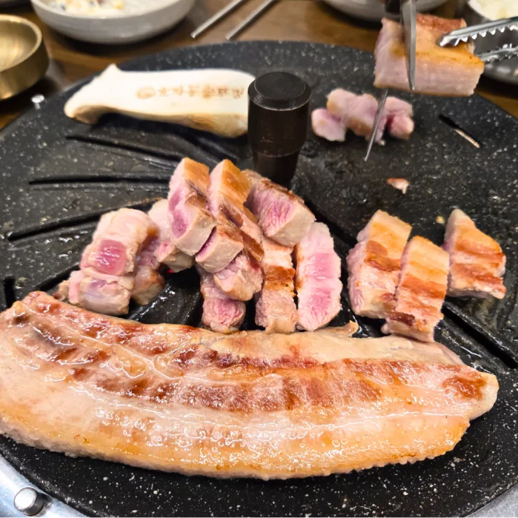 통정지구 맛집 효자동솥뚜껑 신방통정점｜룸 4개