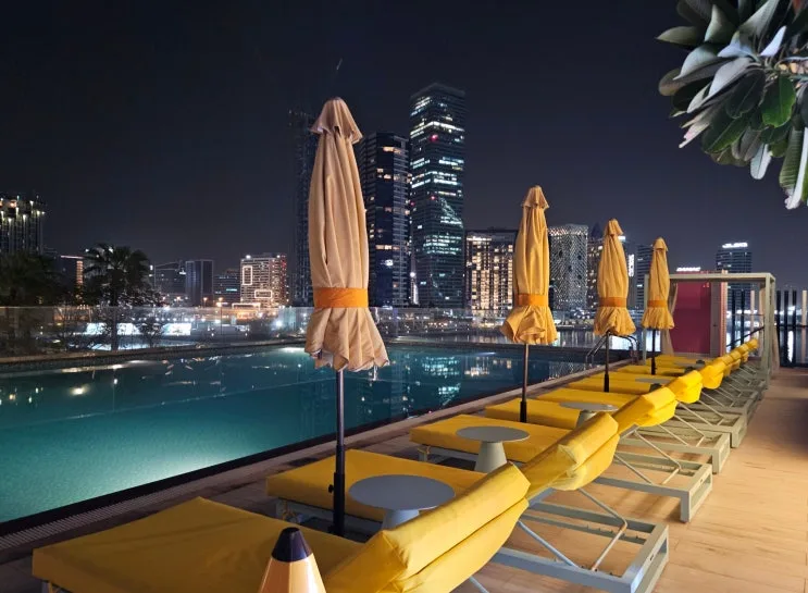 阿聯杜拜 Pullman Dubai Downtown 實測｜泳池、池畔酒吧、健身房攻略推薦