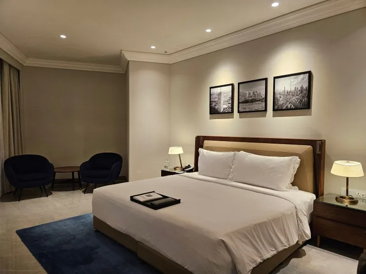 Fairmont Dubai Review: Room Stay in Downtown Dubai, UAE