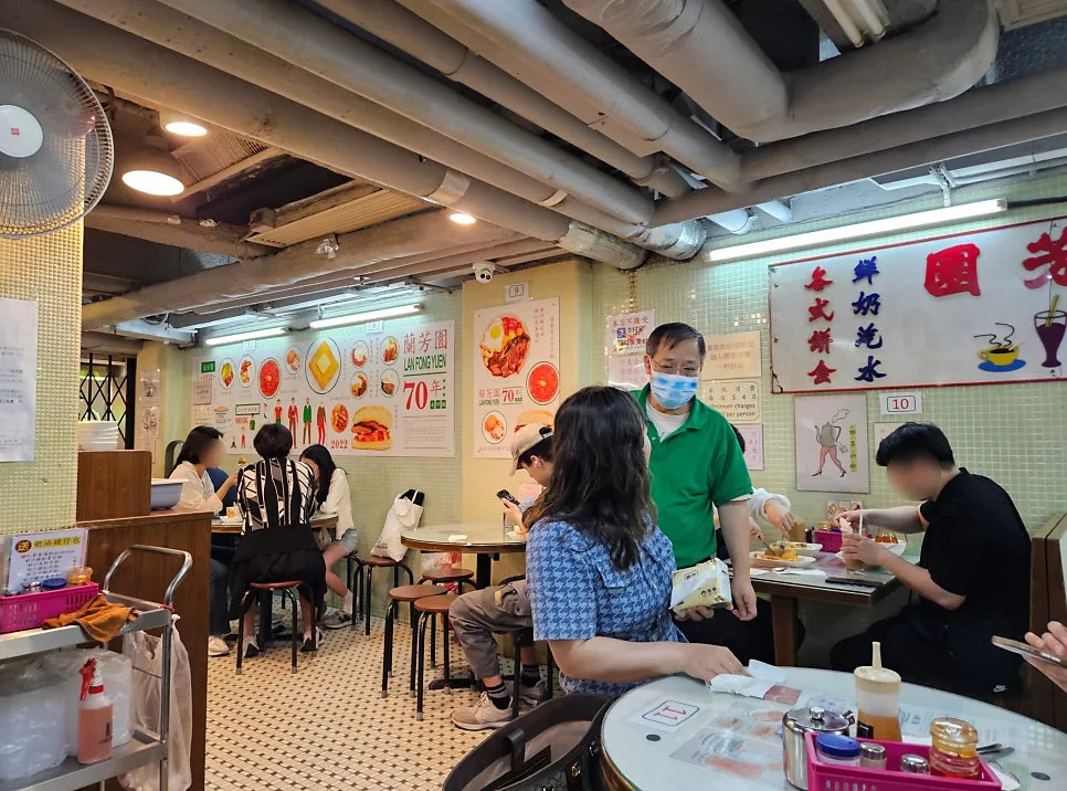 Dining area at Lan Fong Yuen