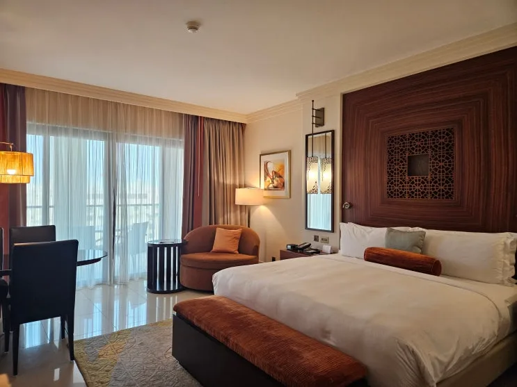阿聯杜拜棕櫚島飯店推薦｜Fairmont The Palm 實測，親測不踩雷度假首選
