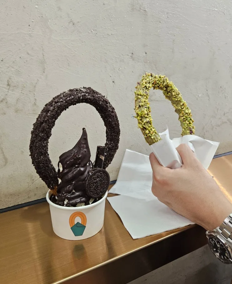 Twist & Buckle Churros Review: Michelin Dessert Spot in Tsim Sha Tsui, Hong Kong
