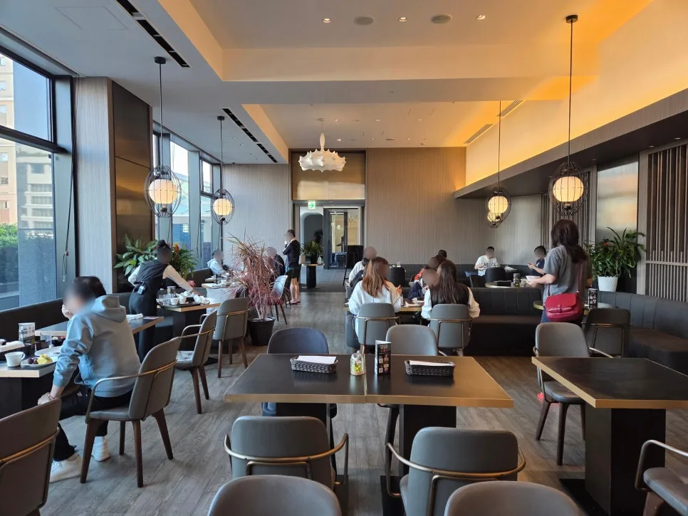 Dining room at Hotel Collective breakfast