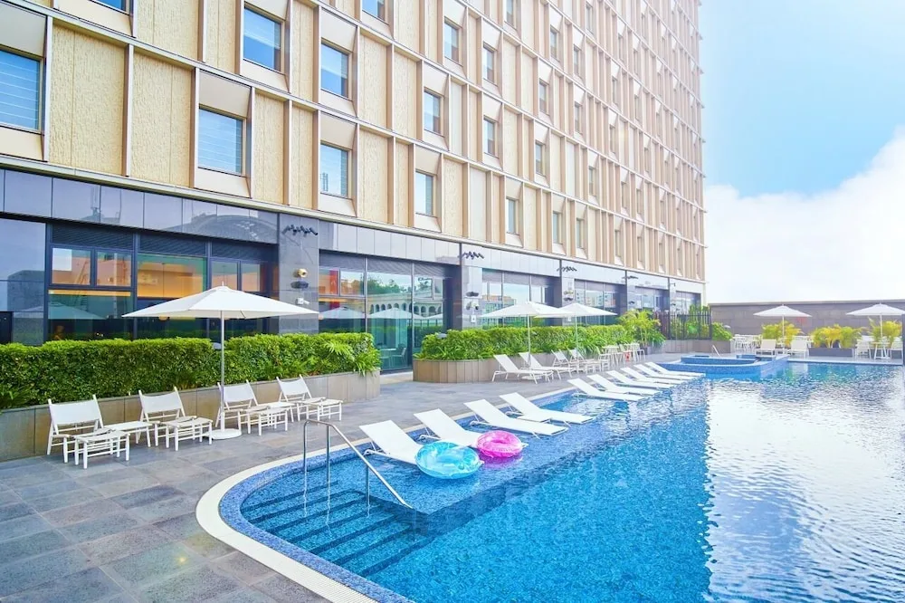 Hotel pool
